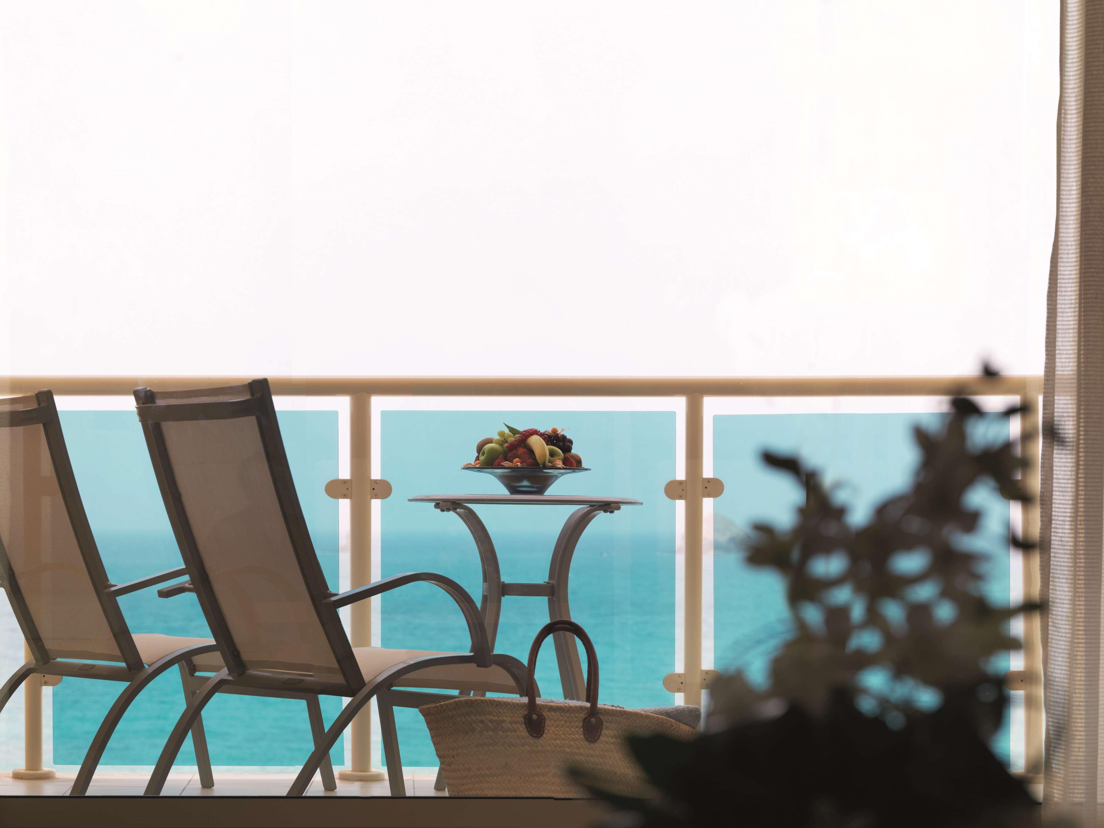 Radisson Blu Resort, Φουτζάυρα Εξωτερικό φωτογραφία A balcony