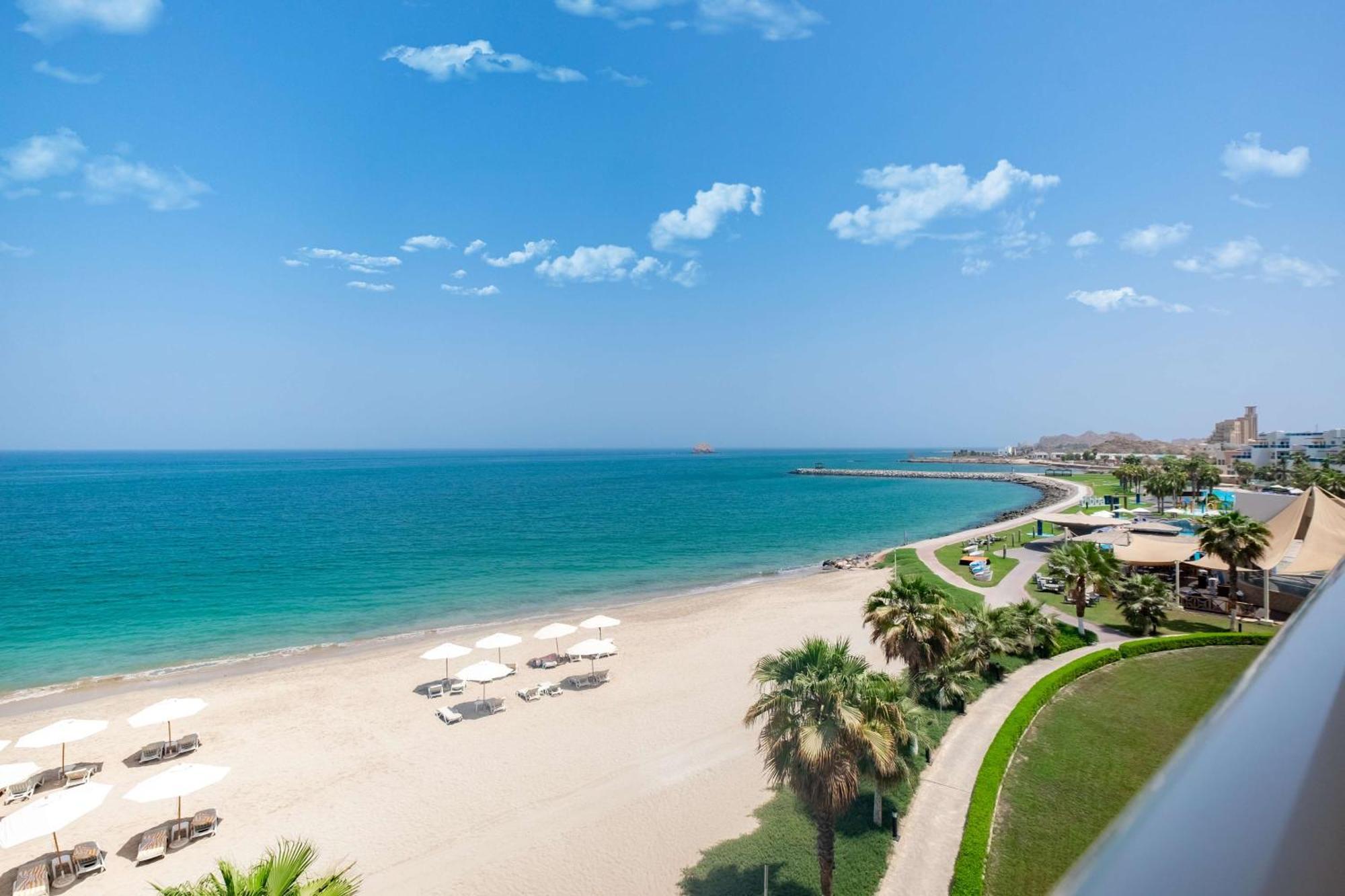 Radisson Blu Resort, Φουτζάυρα Εξωτερικό φωτογραφία Beach at Jumeirah Beach Hotel