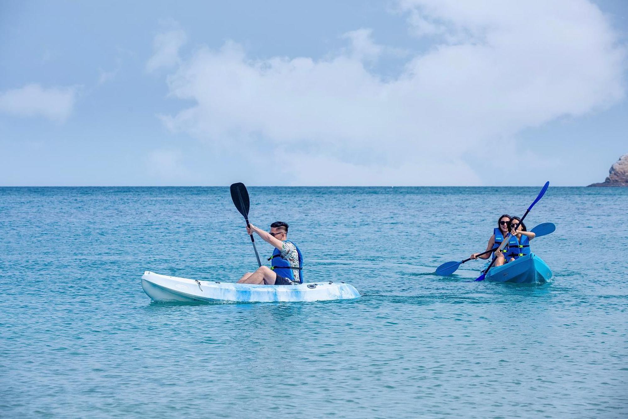 Radisson Blu Resort, Φουτζάυρα Εξωτερικό φωτογραφία Kayaking in Pattaya