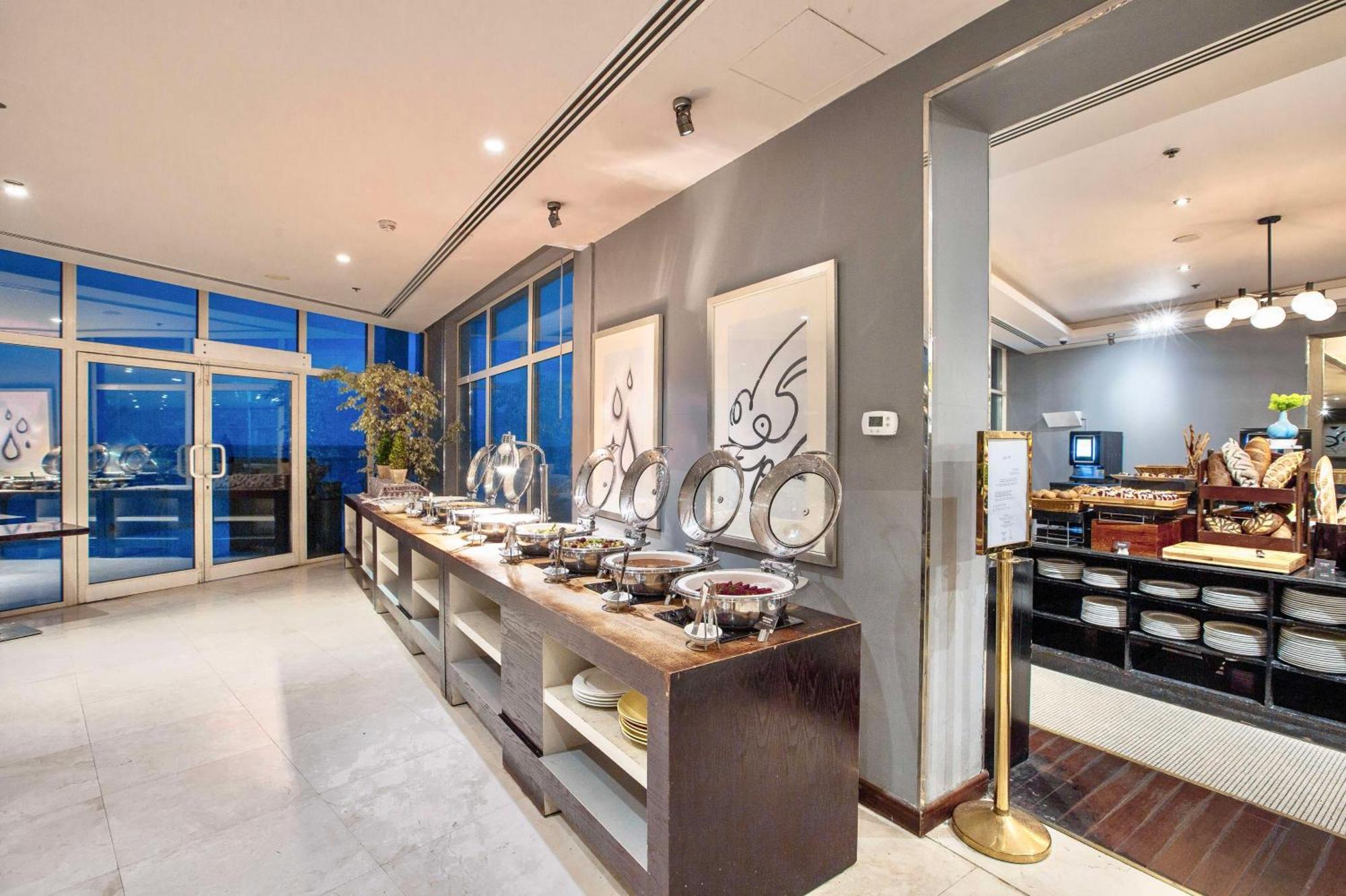 Radisson Blu Resort, Φουτζάυρα Εξωτερικό φωτογραφία The lounge at the airport