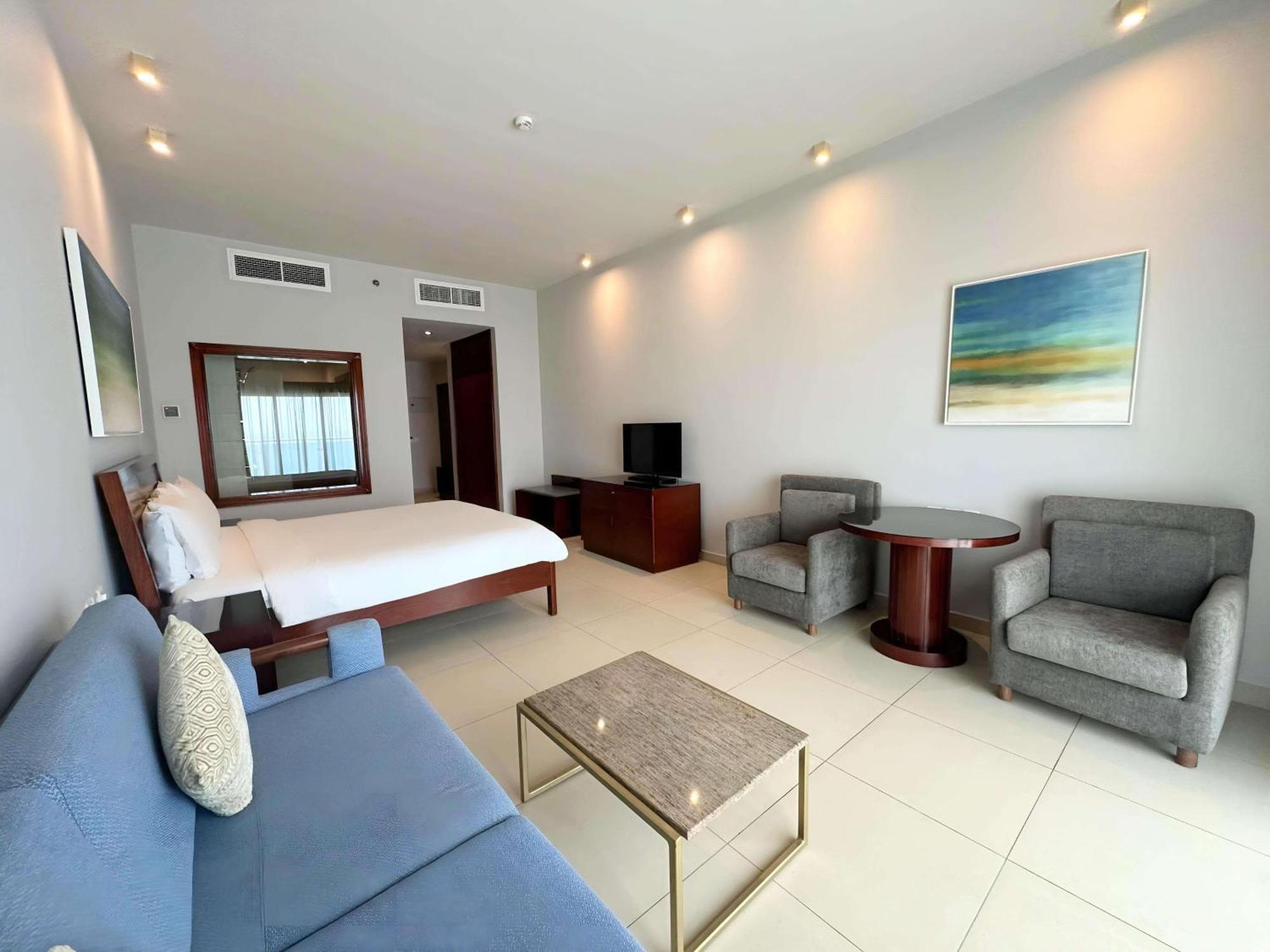 Radisson Blu Resort, Φουτζάυρα Εξωτερικό φωτογραφία A room at the hotel