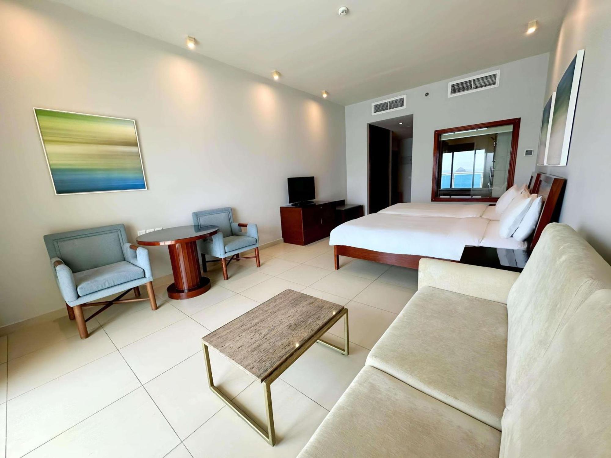 Radisson Blu Resort, Φουτζάυρα Εξωτερικό φωτογραφία A room at the hotel
